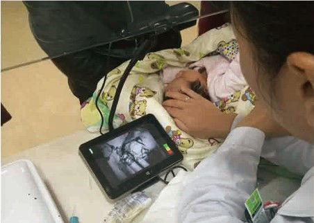 유효한 정맥 트롤리의 대략 10mm 깊이를 검출하는 휴대용 경제적인 적외선 정맥 측정기